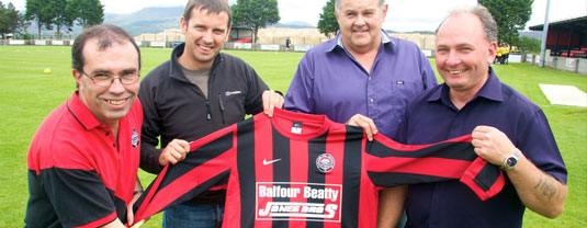 Porthmadog FC nets kit deal from bypass team