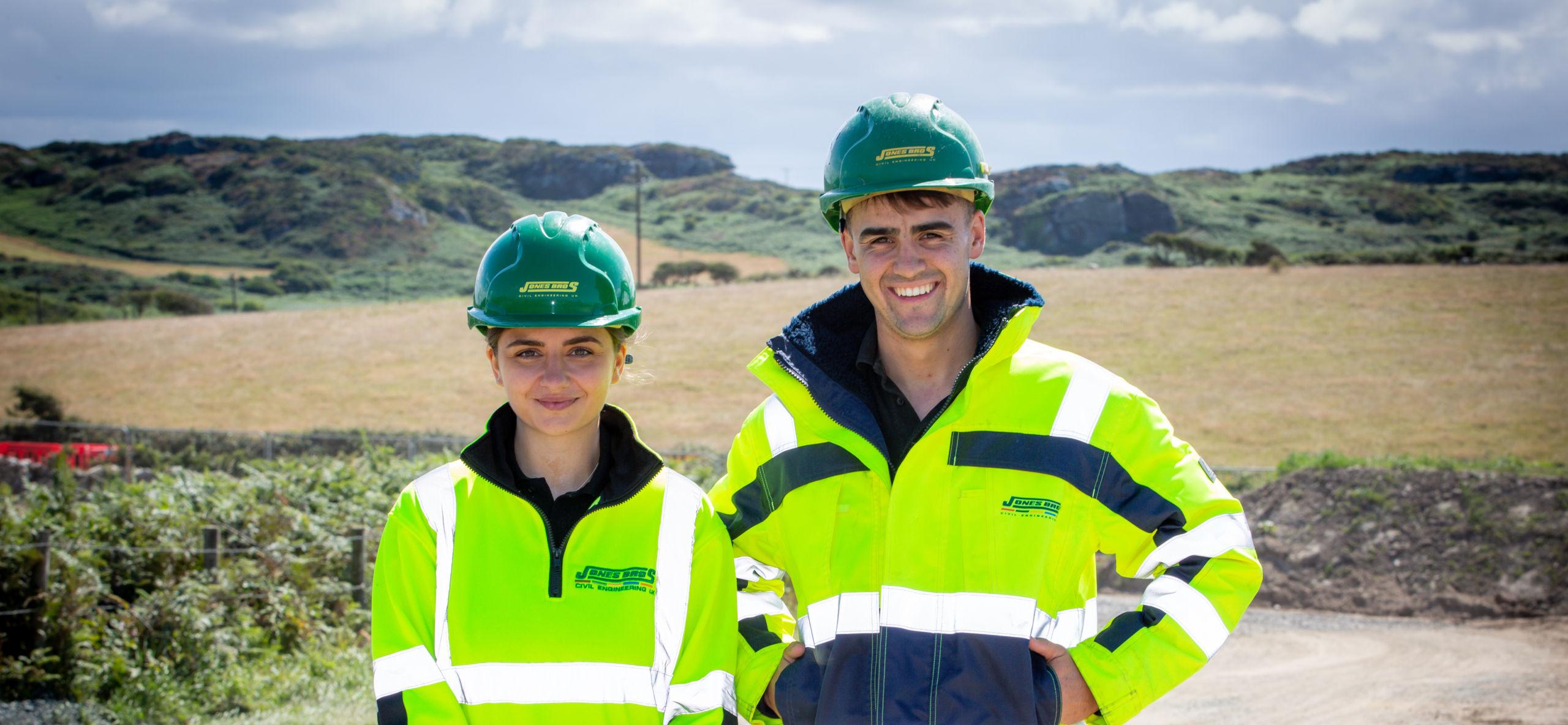 Helping hand as Hari shows the ropes to first Morlais apprentices